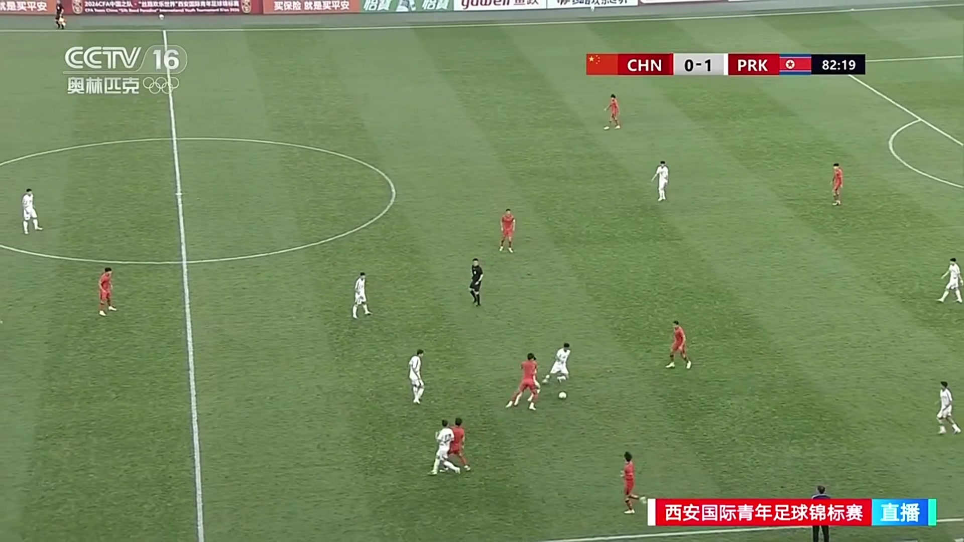 U23国足球员停球3米外随后被朝鲜球员连续一脚传递配合 U23国足球员停球3米外随后被朝鲜球员连续一脚传递配合